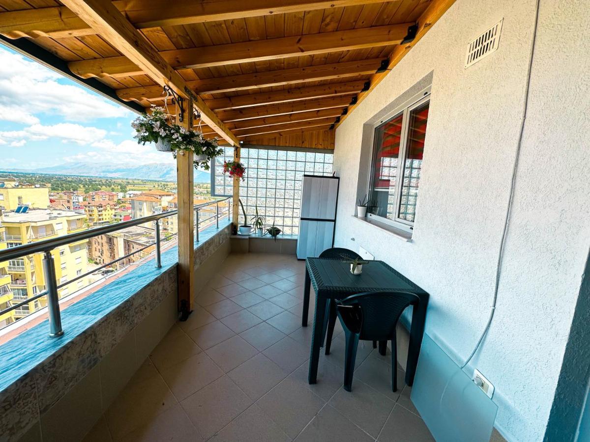 Appartement Cozy Elegance Above Korca Extérieur photo