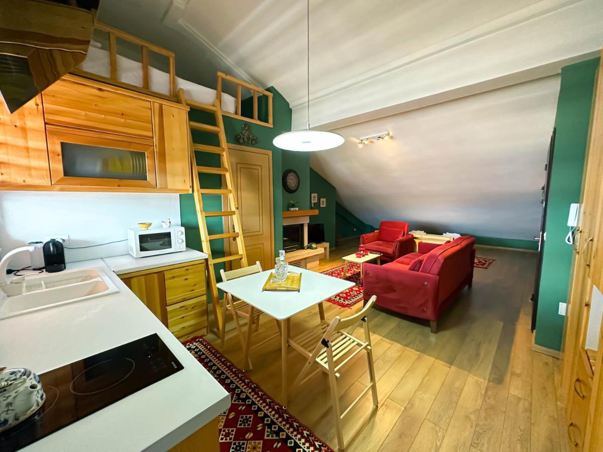 Appartement Cozy Elegance Above Korca Extérieur photo