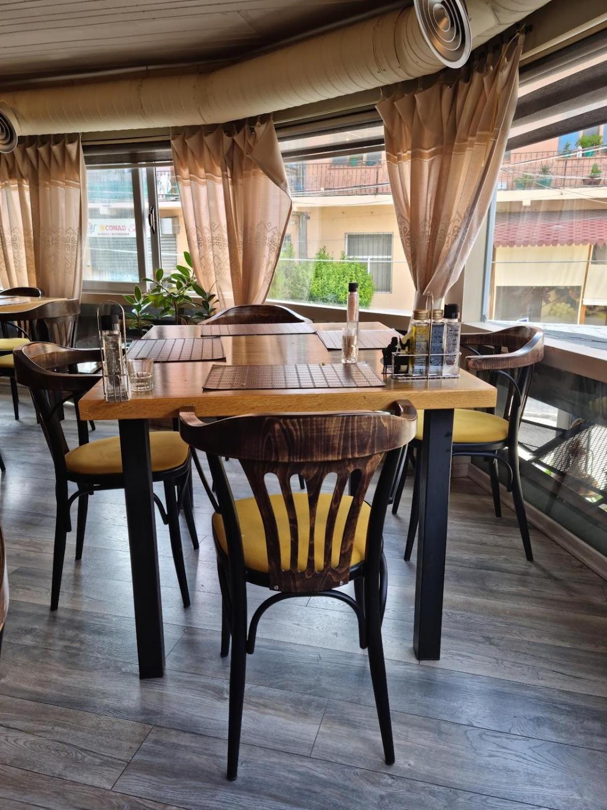 Appartement Cozy Elegance Above Korca Extérieur photo